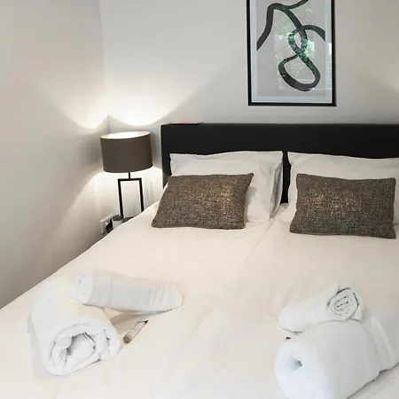 Private Design W Garden&parking Vakantiehuis