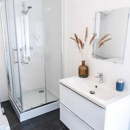 Child-friendly With Equipped Kitchen, Gerard Holiday home