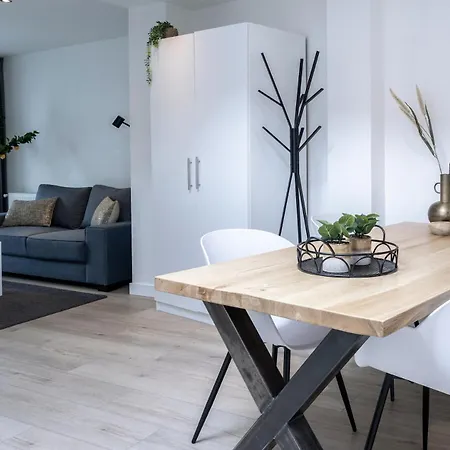 Private Design W Garden & Parking 別荘
