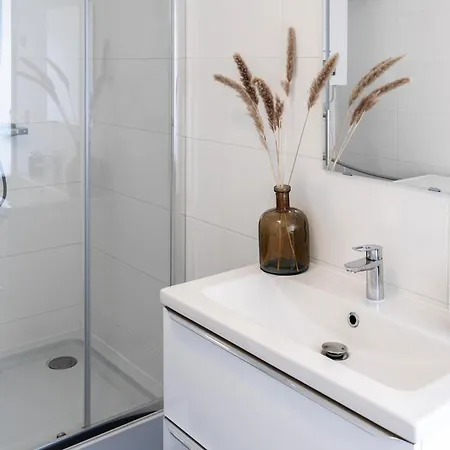 Private Design W Garden & Parking Feriehus