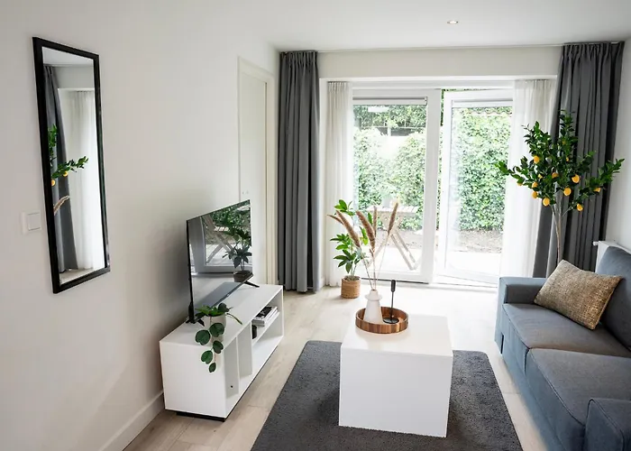 Private Design W Garden & Parking Σπίτι διακοπών